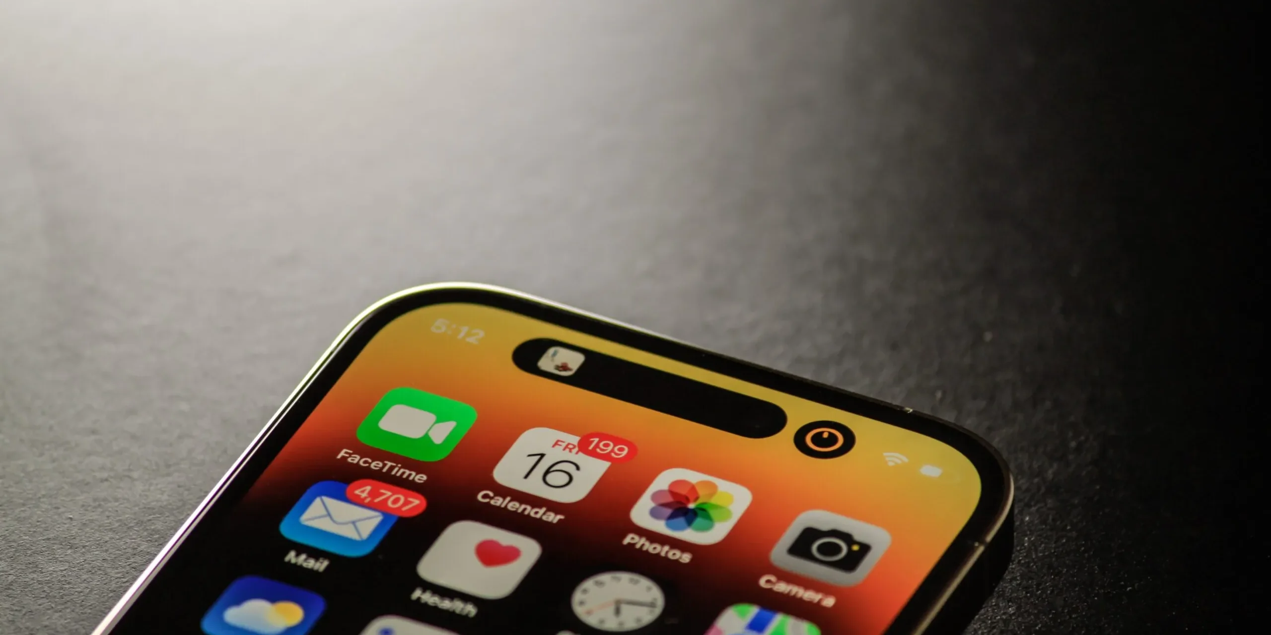 MVVM-y-la-arquitectura-del-framework-SwiftUI-para-el-desarrollo-de-aplicaciones-iOS-scaled
